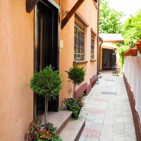 Guesthouse Smart بوخارست المظهر الخارجي الصورة