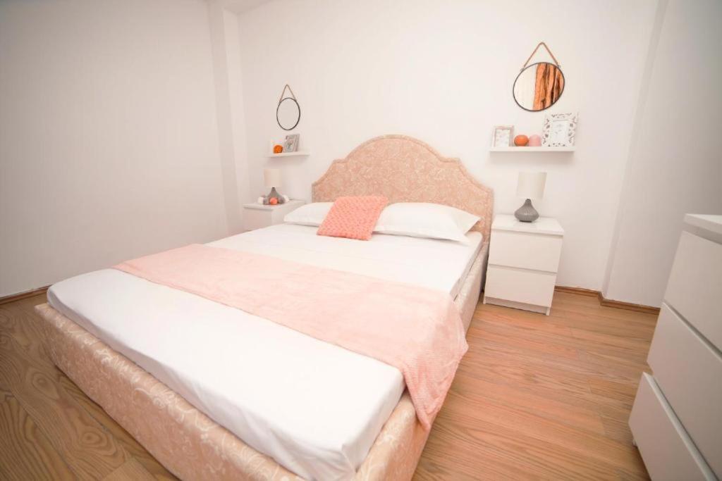Guesthouse Smart بوخارست المظهر الخارجي الصورة